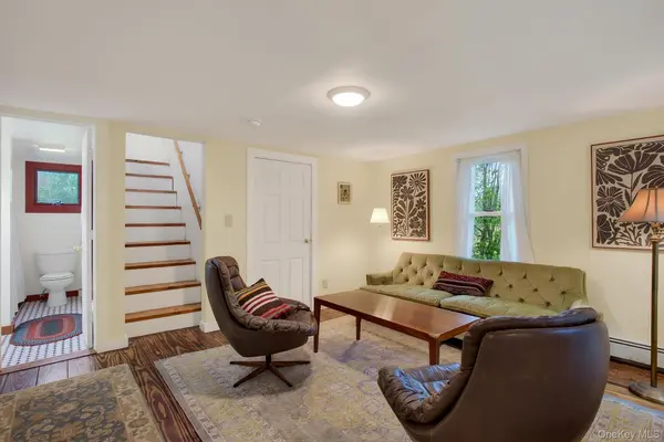 861 Snydertown RD, Claverack, NY 12521