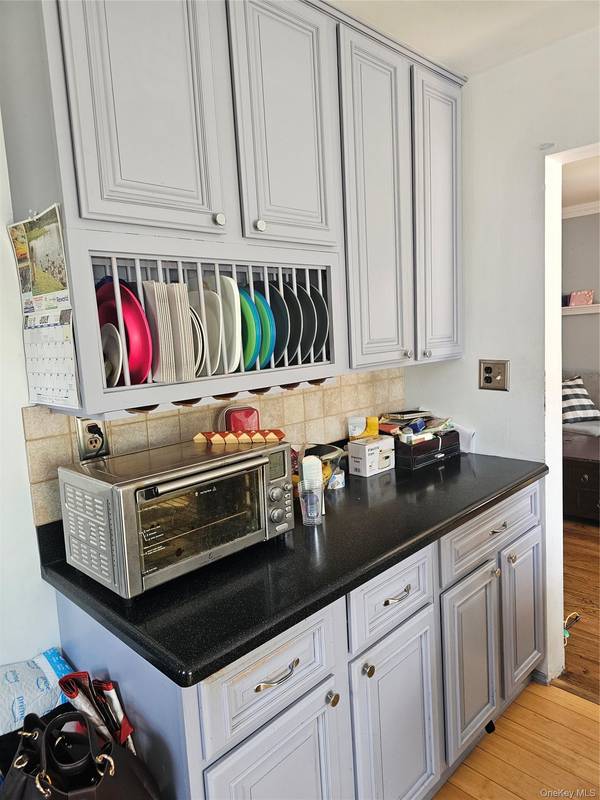 23 Washington AVE, Valley Stream, NY 11580