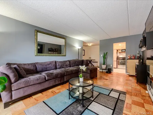 687 Bronx River RD #1D, Yonkers, NY 10704