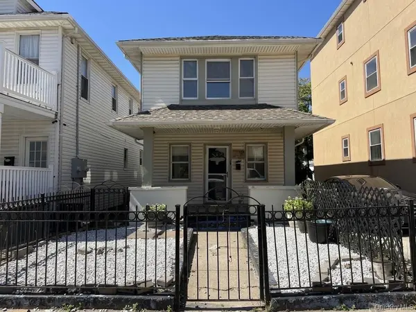 149 Beach 27th ST, Far Rockaway, NY 11691
