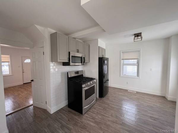 149 Beach 27th ST, Far Rockaway, NY 11691