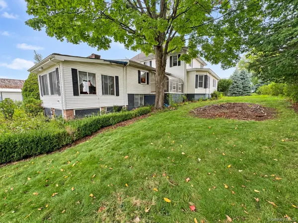 39 Maple AVE, Florida, NY 10921