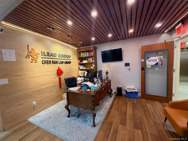 136-20 38th AVE #9J-4, Flushing, NY 11354
