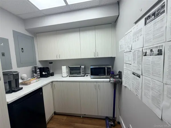 136-20 38th AVE #9J-4, Flushing, NY 11354
