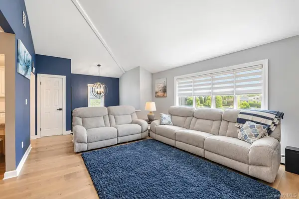 175 Stuyvesant RD, Oakdale, NY 11769