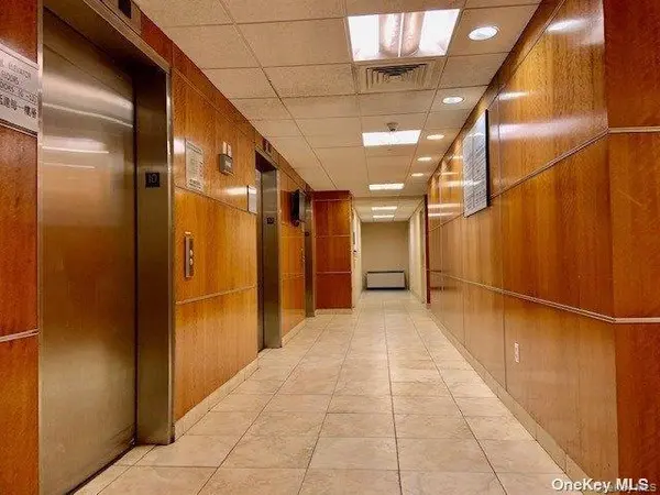 136-20 38th Ave #9J-3, Flushing, NY 11354