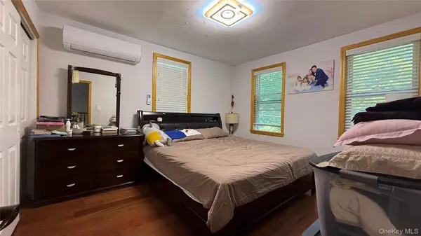160-30 76th RD, Fresh Meadows, NY 11366