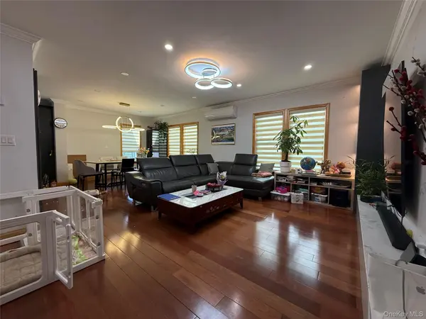 160-30 76th RD, Fresh Meadows, NY 11366