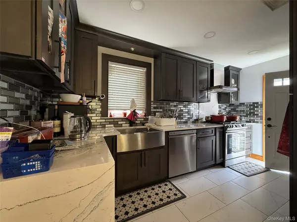 160-30 76th RD, Fresh Meadows, NY 11366