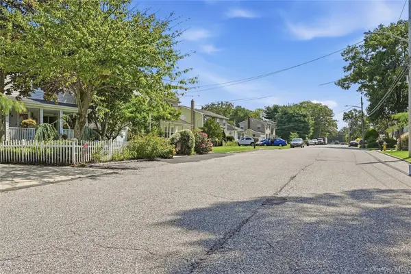 Coates AVE, Holbrook, NY 11741