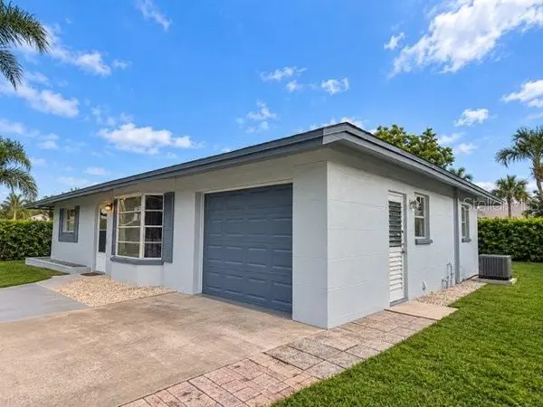 536 CENTER RD, Venice, FL 34285