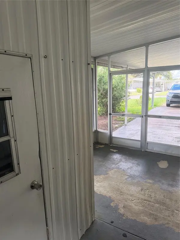 816 BEECHWOOD AVE, Lady Lake, FL 32159