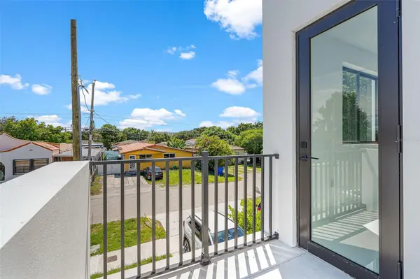 3453 NW 4TH ST, Miami, FL 33125