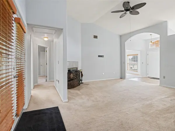 8010 ASHLEY POINTE DR, Lakeland, FL 33810