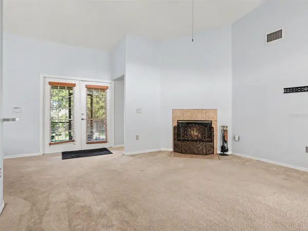 8010 ASHLEY POINTE DR, Lakeland, FL 33810