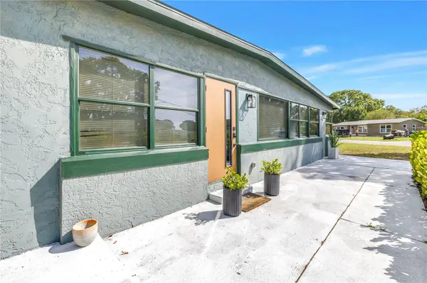 7599 MEADOWLAWN DR N, St Petersburg, FL 33702