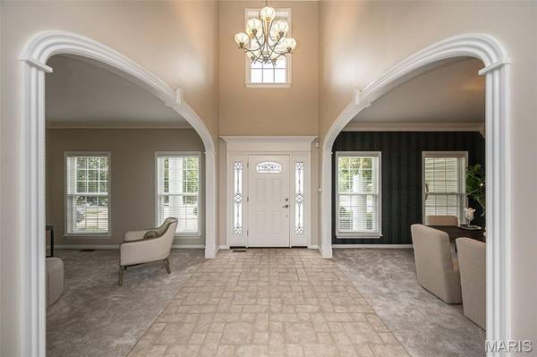 1517 Indian Hill LN, Ballwin, MO 63021
