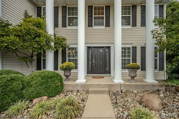 1517 Indian Hill LN, Ballwin, MO 63021