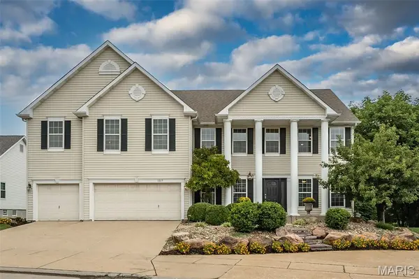 1517 Indian Hill LN, Ballwin, MO 63021