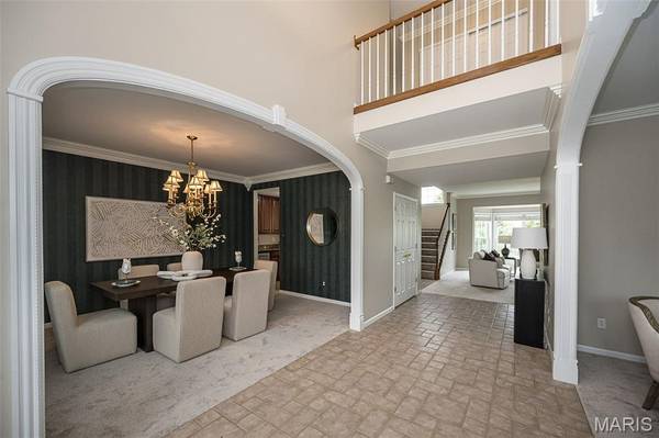 1517 Indian Hill LN, Ballwin, MO 63021