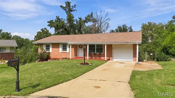 4303 Martyridge CT, St Louis, MO 63129
