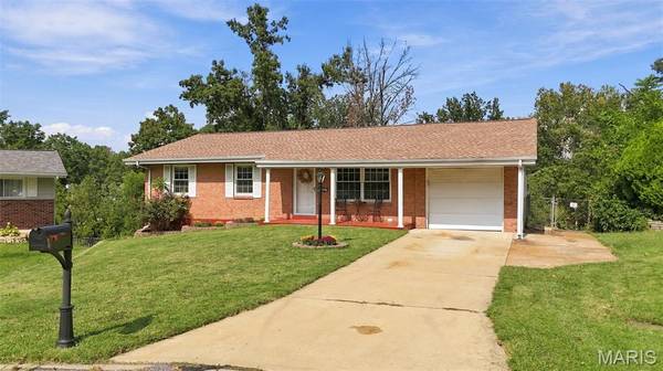 4303 Martyridge CT, St Louis, MO 63129