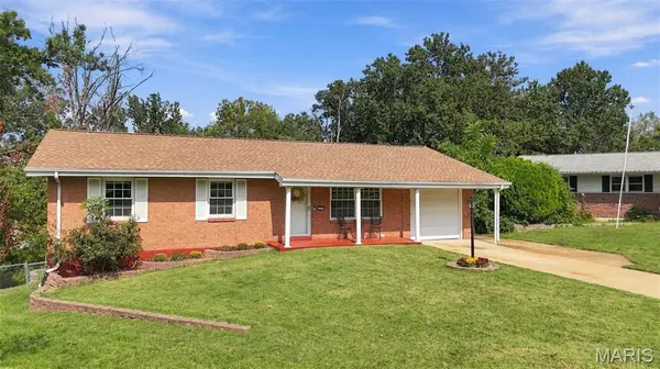 4303 Martyridge CT, St Louis, MO 63129