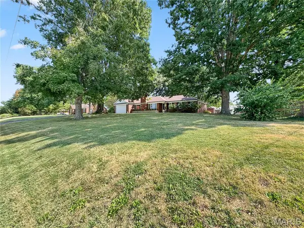 408 N Moore ST, Waterloo, IL 62298