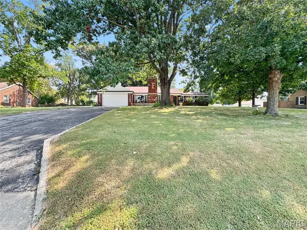 408 N Moore ST, Waterloo, IL 62298