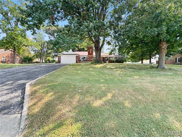 408 N Moore ST, Waterloo, IL 62298