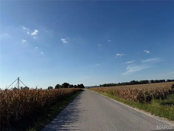 00 Bluff RD, Columbia, IL 62236