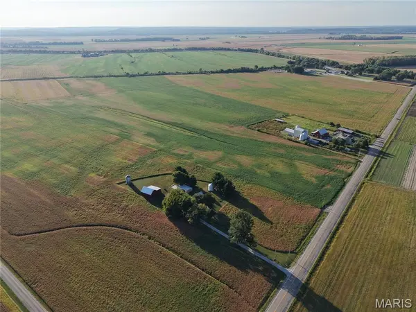 000 Bluff RD, Valmeyer, IL 62295