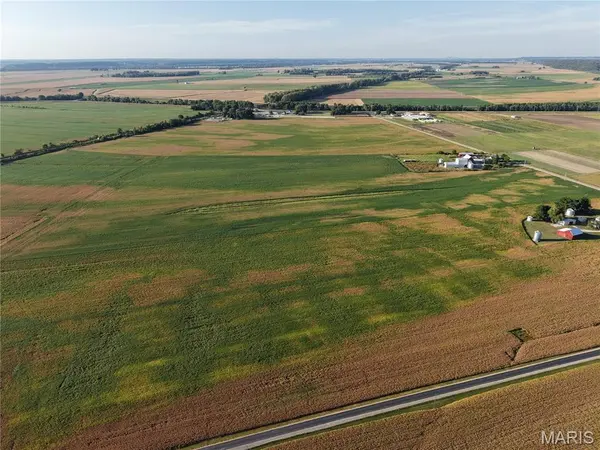 000 Bluff RD, Valmeyer, IL 62295