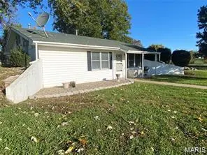 212 College ST, Eolia, MO 63344