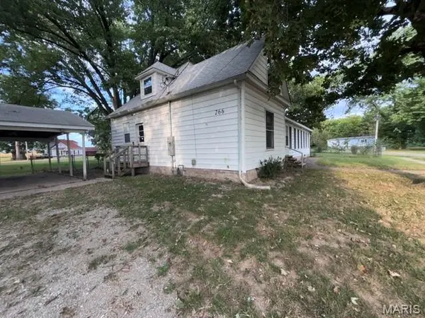 266 N 2nd ST, Livingston, IL 62058