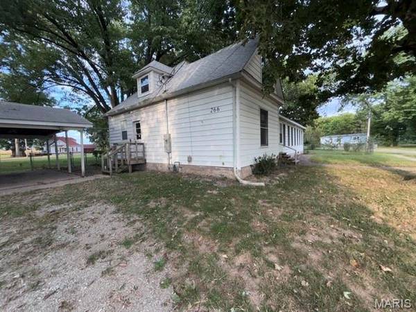 266 N 2nd ST, Livingston, IL 62058