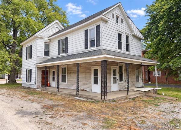 320 W Columbia ST, Farmington, MO 63640