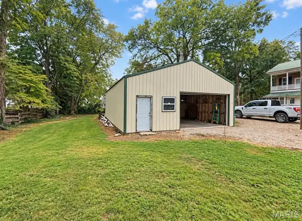 320 W Columbia ST, Farmington, MO 63640