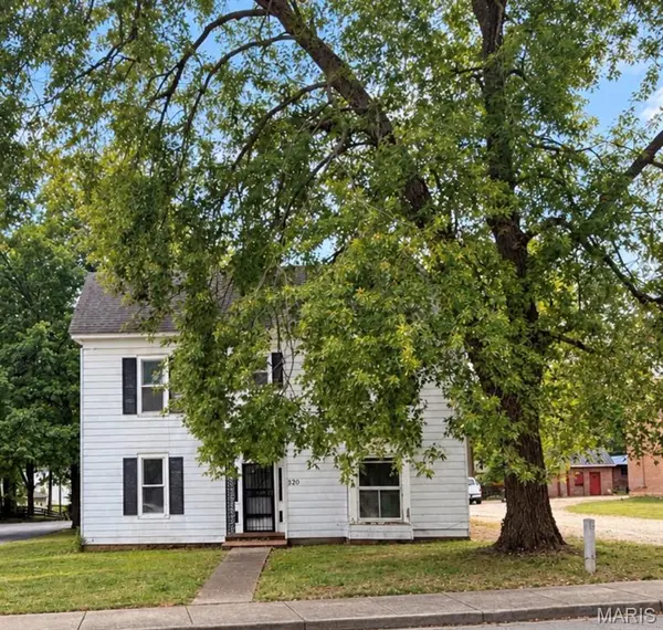 320 W Columbia ST, Farmington, MO 63640