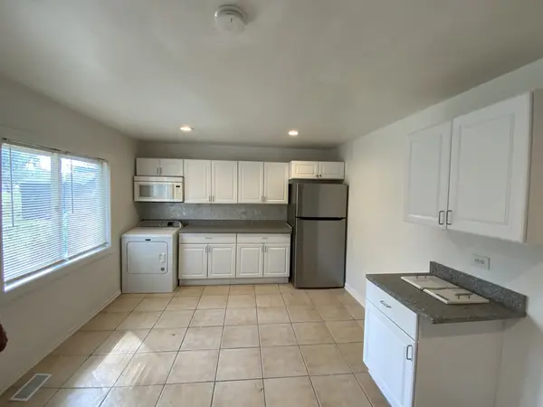 1429 Ambassador LN, Ford Heights, IL 60411