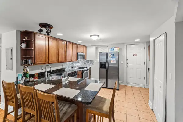 6301 N Richmond ST #1AA, Chicago, IL 60659