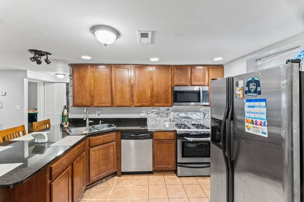 6301 N Richmond ST #1AA, Chicago, IL 60659