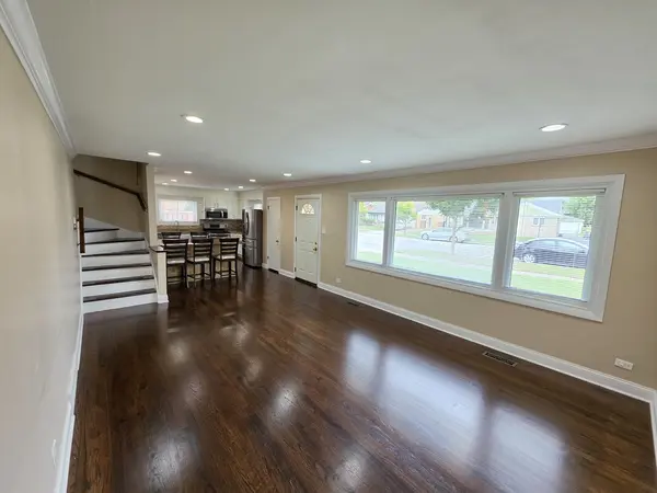 9104 Oleander AVE, Morton Grove, IL 60053