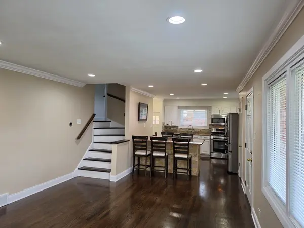 9104 Oleander AVE, Morton Grove, IL 60053