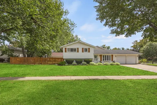 1717 Vassar CT, Schaumburg, IL 60193