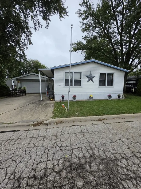 1306 13th ST, Bloomington, IL 61704