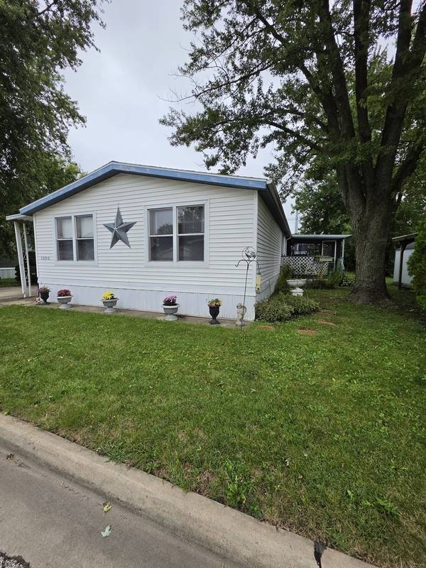 1306 13th ST, Bloomington, IL 61704