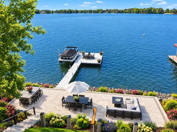 504 N Old Rand RD, Lake Zurich, IL 60047
