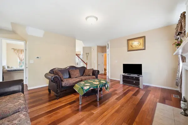 3104 Deerpath LN, Carpentersville, IL 60110
