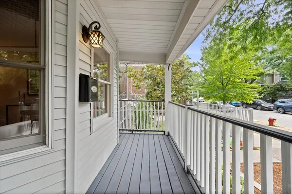 1930 W Wolfram ST, Chicago, IL 60657